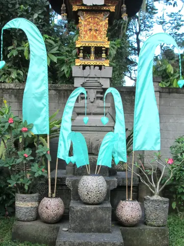 Artikelbild des Artikels “Original Balifahne, türkis, inkl. 2teiligem Fahnenstab. Das Komplettset ist in den Größen 120 cm und 200 cm erhältlich. “