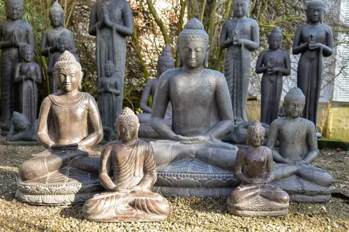 Artikelbild des Artikels “Buddha-Figur, sitzend, indisch “