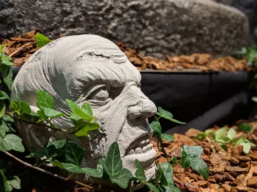 Artikelbild des Artikels “Zombie-Kopf, 16 cm “