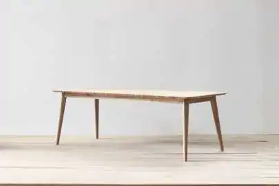 Artikelbild des Artikels “Tisch aus Teakholzzweigen und Teakholzwurzel, Größe 220 x 100 x 75 cm “