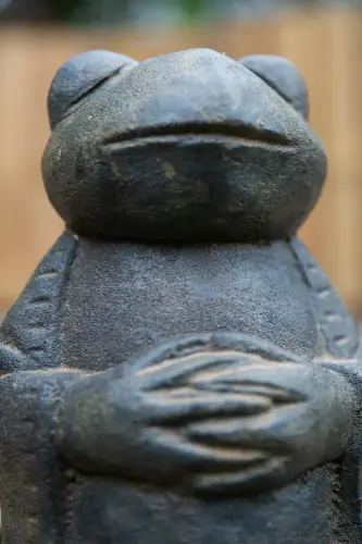 Artikelbild des Artikels “Stehender Frosch als Mönch, 20 cm “