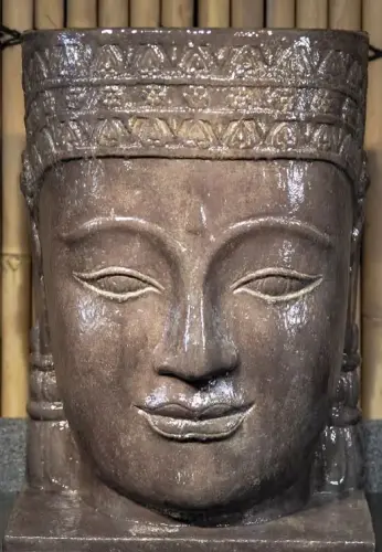 Artikelbild des Artikels “Khmer-Kopf mit Sockel als Wasserspiel, 75 cm “