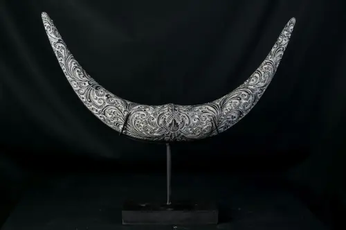 Artikelbild des Artikels “Graviertes Horn aus Kokosnuss, einzeln, handbemalt “
