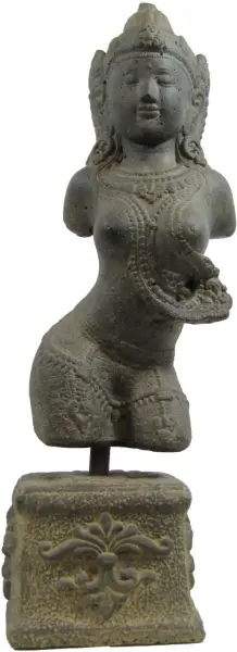 Artikelbild 1 des Artikels “Frauentorso auf Sockel “