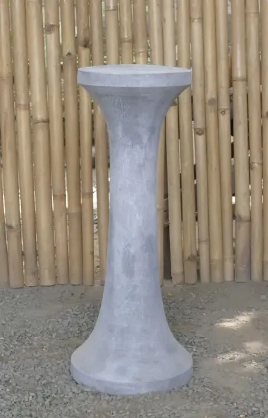 Artikelbild 1 des Artikels “Merapi - Sockel, verjüngt, glatt, Ø 28cm, 70cm H | Steinguss “