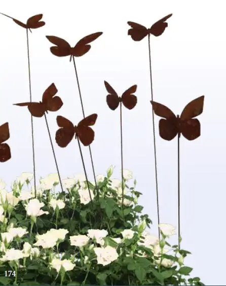 Artikelbild 1 des Artikels “Edelrost-kleine Schmetterlinge auf Wackelstab “