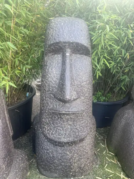 Artikelbild 1 des Artikels “Ausstellungsstück - Moai-Kopf, 47x44x100cm, aus Stein gegossen, handbearbeitet und gefärbt in der Farbe Antik-Finish “