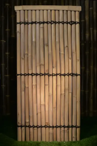 Artikelbild 2 des Artikels “Bambuselement Modell Surabaya, starr, gelb-braun (Apus), mit Deko-Seil. Durchmesser 3-5cm 90 x 180 cm Höhe. “