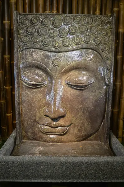 Product image 2 of the product “Buddha head (relief) as a water feature with matching base, 2 pieces, ca. 155 cm H ”