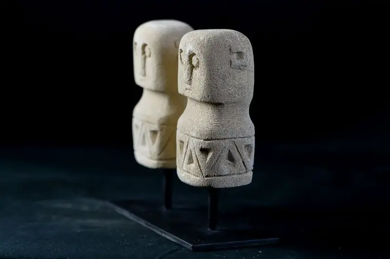 Artikelbild 2 des Artikels “Set mit zwei Statuen, Naturstein “