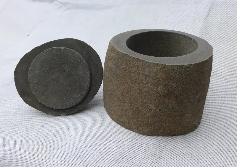 Artikelbild 2 des Artikels “Steingefäß mit Deckel - ca 2,5ltr  Inhalt “
