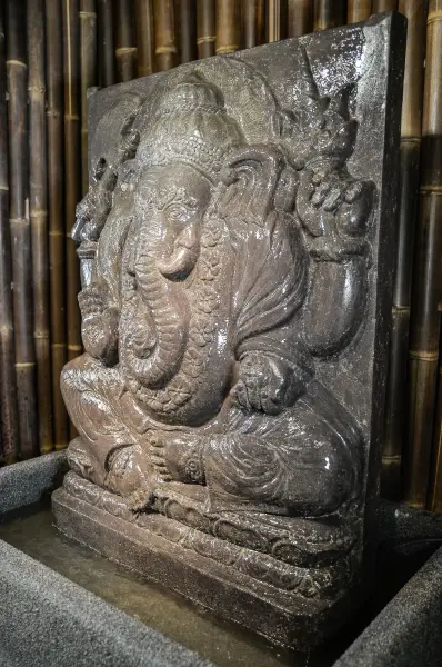 Artikelbild 3 des Artikels “Ganesha-Relief als Wasserspiel, 120 cm “