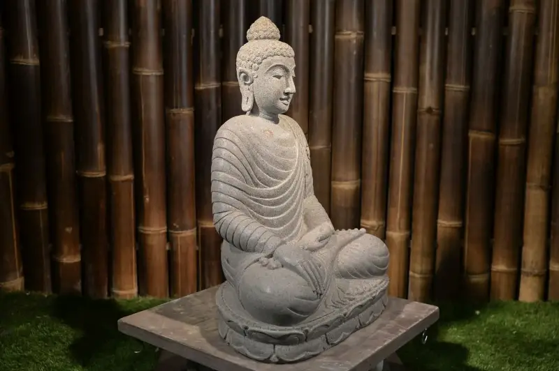 Artikelbild 3 des Artikels “Buddha-Figur, sitzend, „Erdberührung“, indisch, 60 cm “