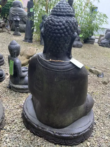 Artikelbild 5 des Artikels “Ausstellungsstück - Sitzender Buddha, Indien, 80 cm Höhe, Kunststein, hohl, handgefertigt & farbig. “