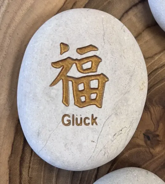 Artikelbild 7 des Artikels “Glücksstein - 7er-Set Chinesisches Zeichen, weiß / gold, deutscher Text |Natur “