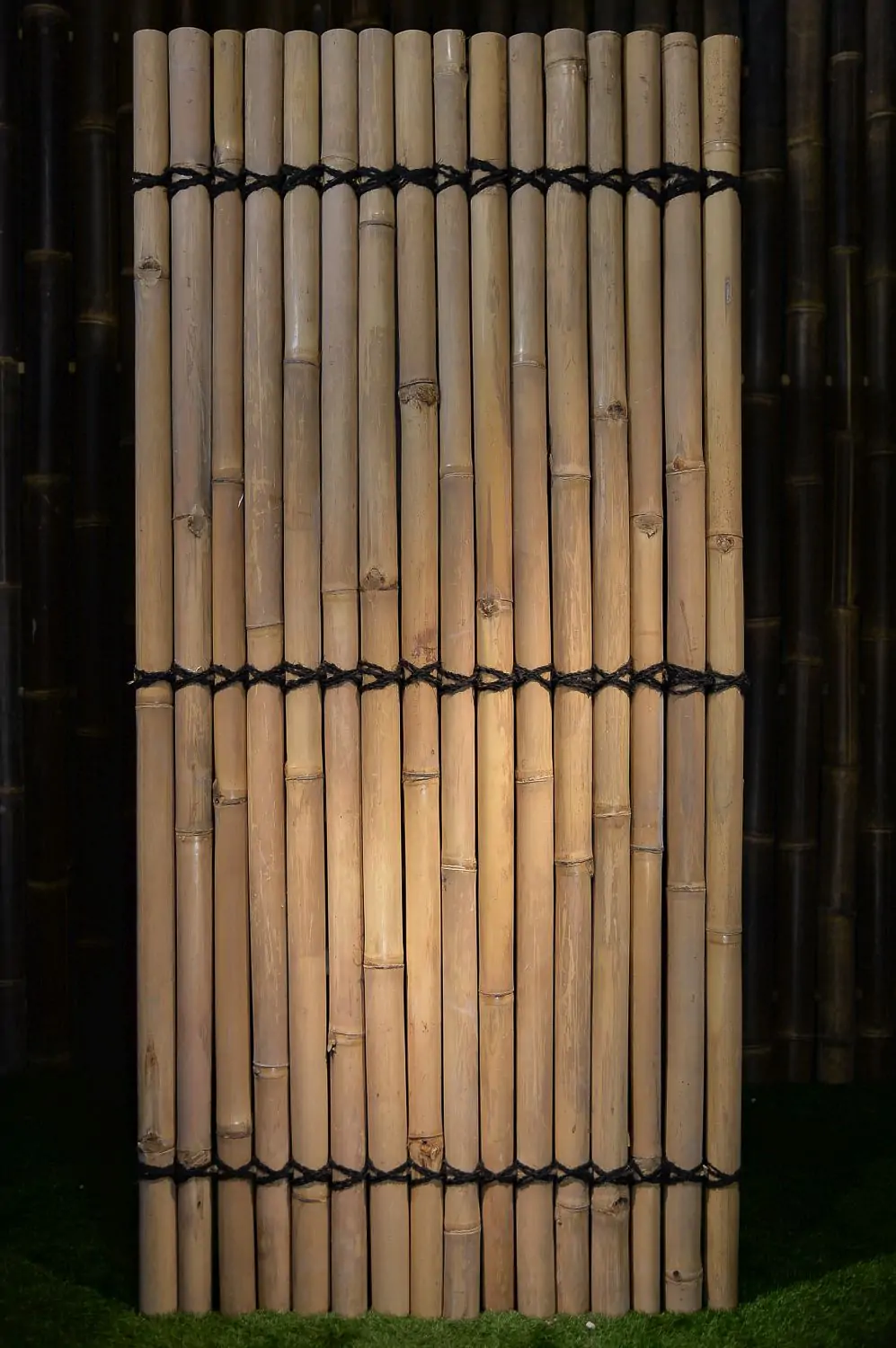 Product image 1 of the product “Bamboo  element Model Surabaya, rigid, yellow-brown (Apus), with decorative rope. Diameter 3-5cm 90 x 180 cm Height. ”