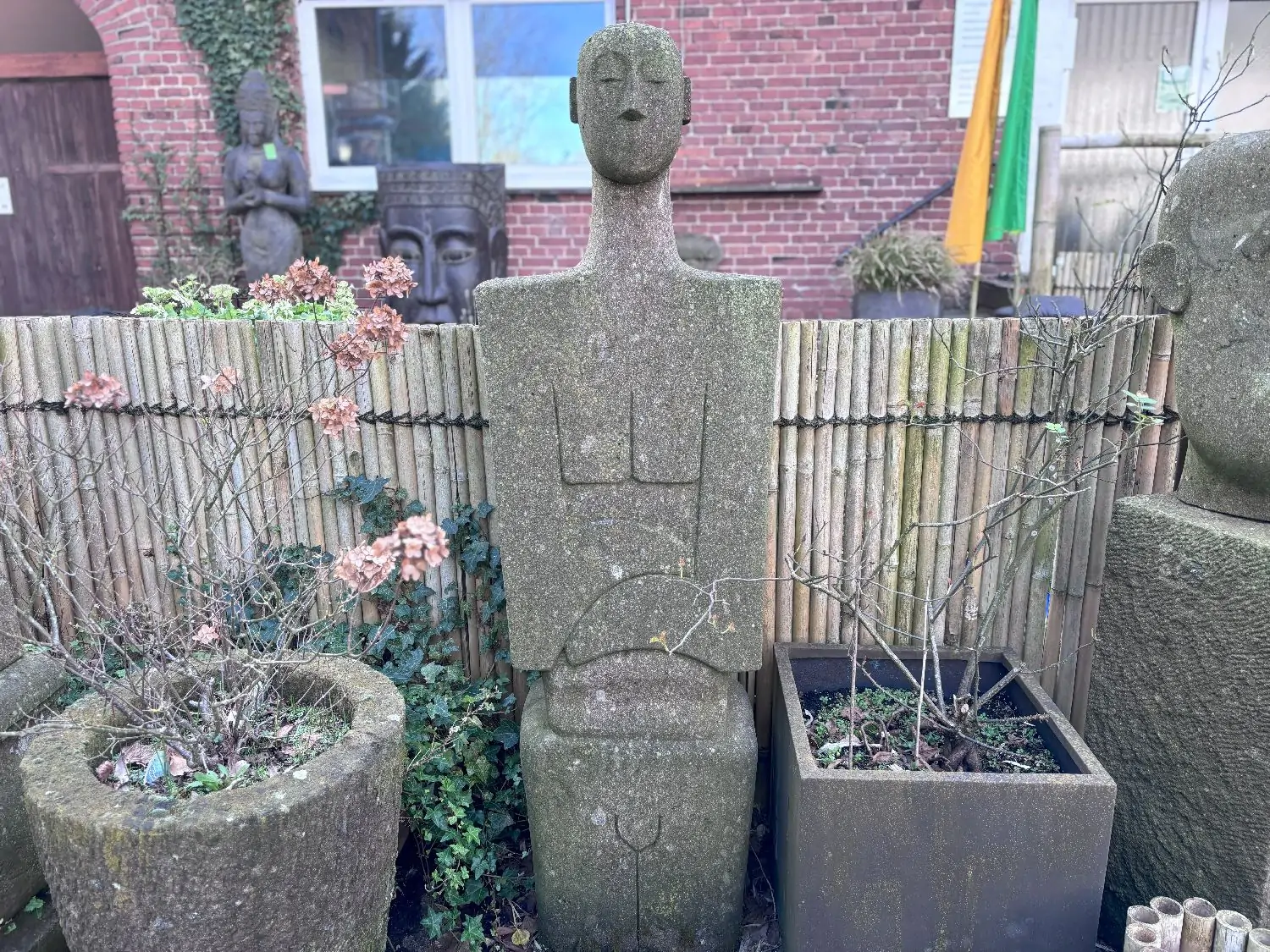Artikelbild 1 des Artikels “Abstrakter Mann, Basanit, handgefertigt “