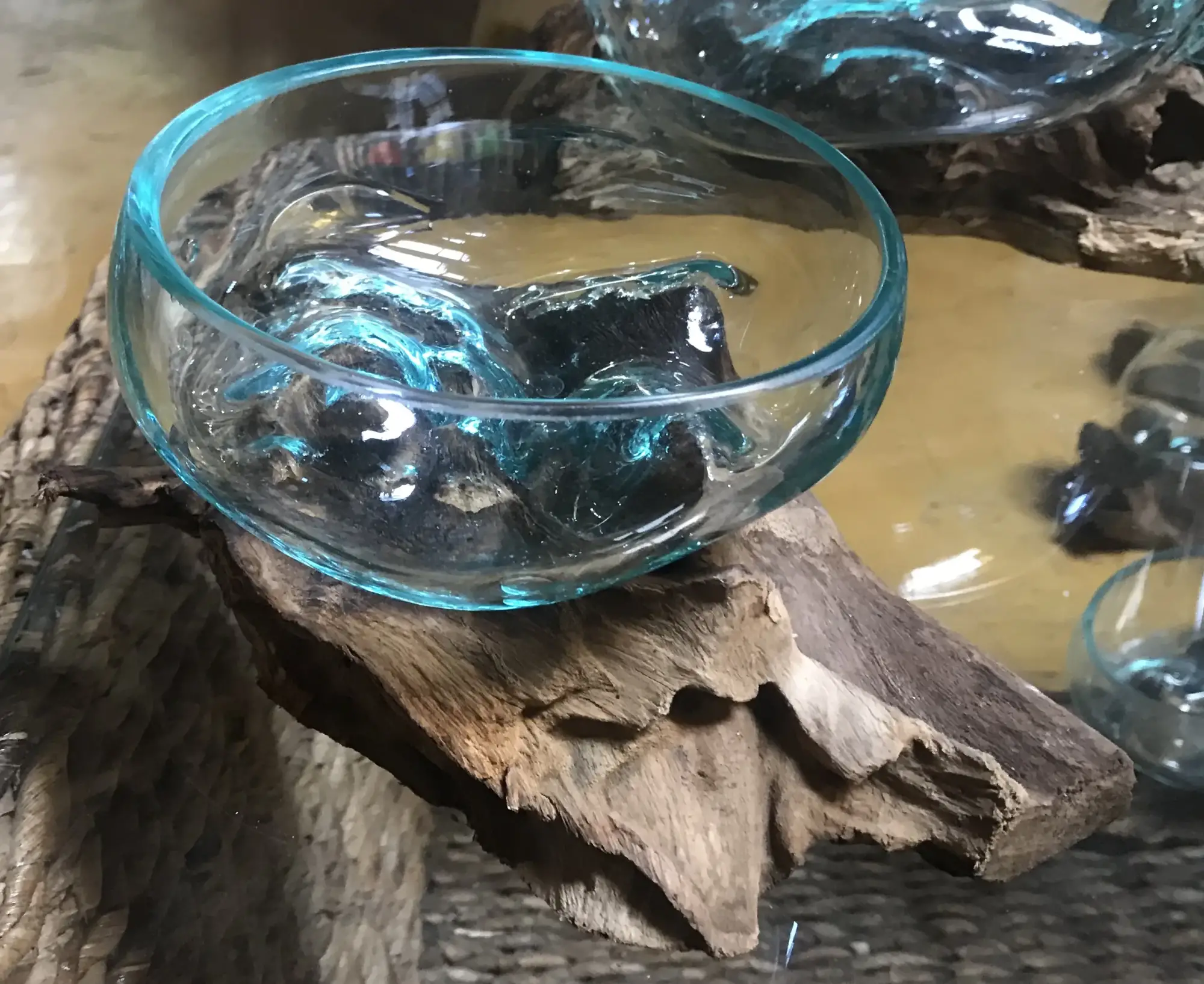Artikelbild 1 des Artikels “Treibholz mit geschmolzenem Glas, Modell 2 “