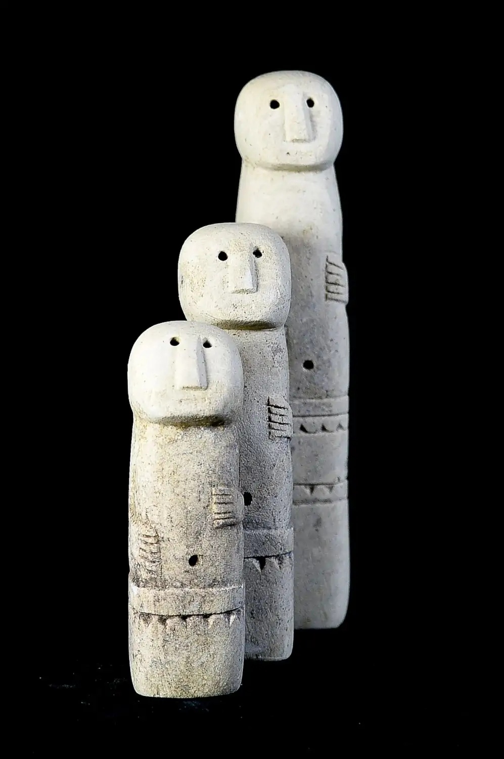 Artikelbild 1 des Artikels “Set mit drei Statuen, Naturstein “