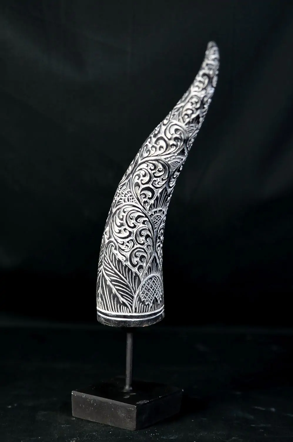 Artikelbild 1 des Artikels “Graviertes Horn aus Kokosnuss, doppel, handbemalt “