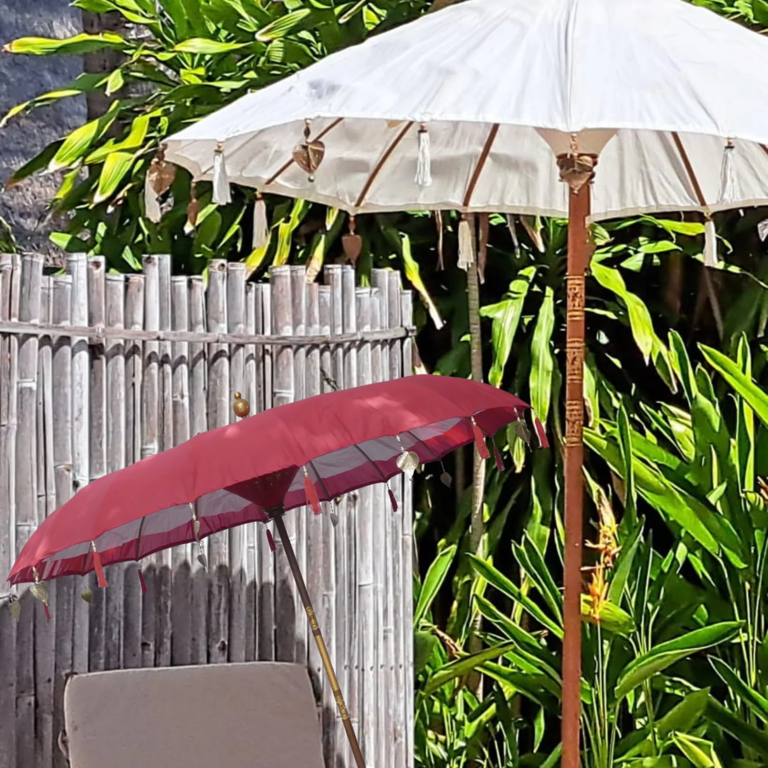 Artikelbild 1 des Artikels “Bali Umbrella, Ø 190cm in verschiedenen Farben mit Silberapplikationen “