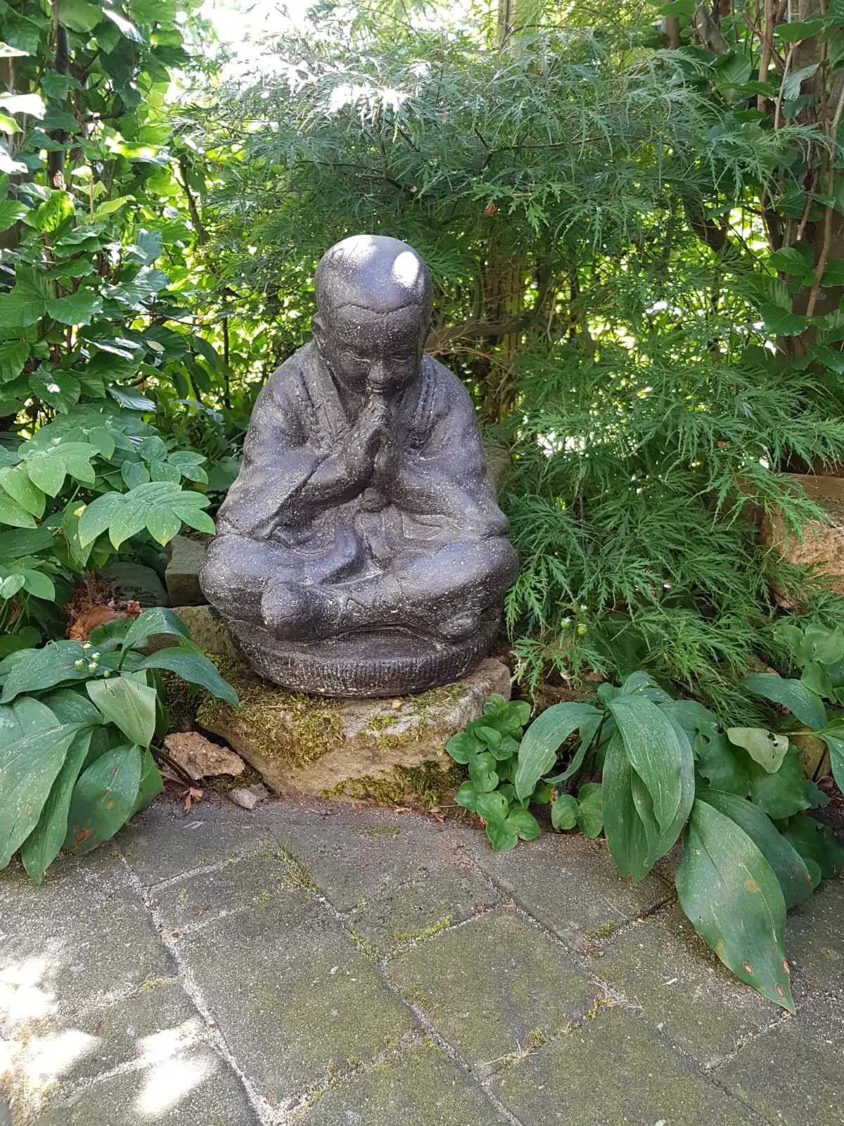Artikelbild 2 des Artikels “Sitzender Mönch, Steinguss, 47 cm “