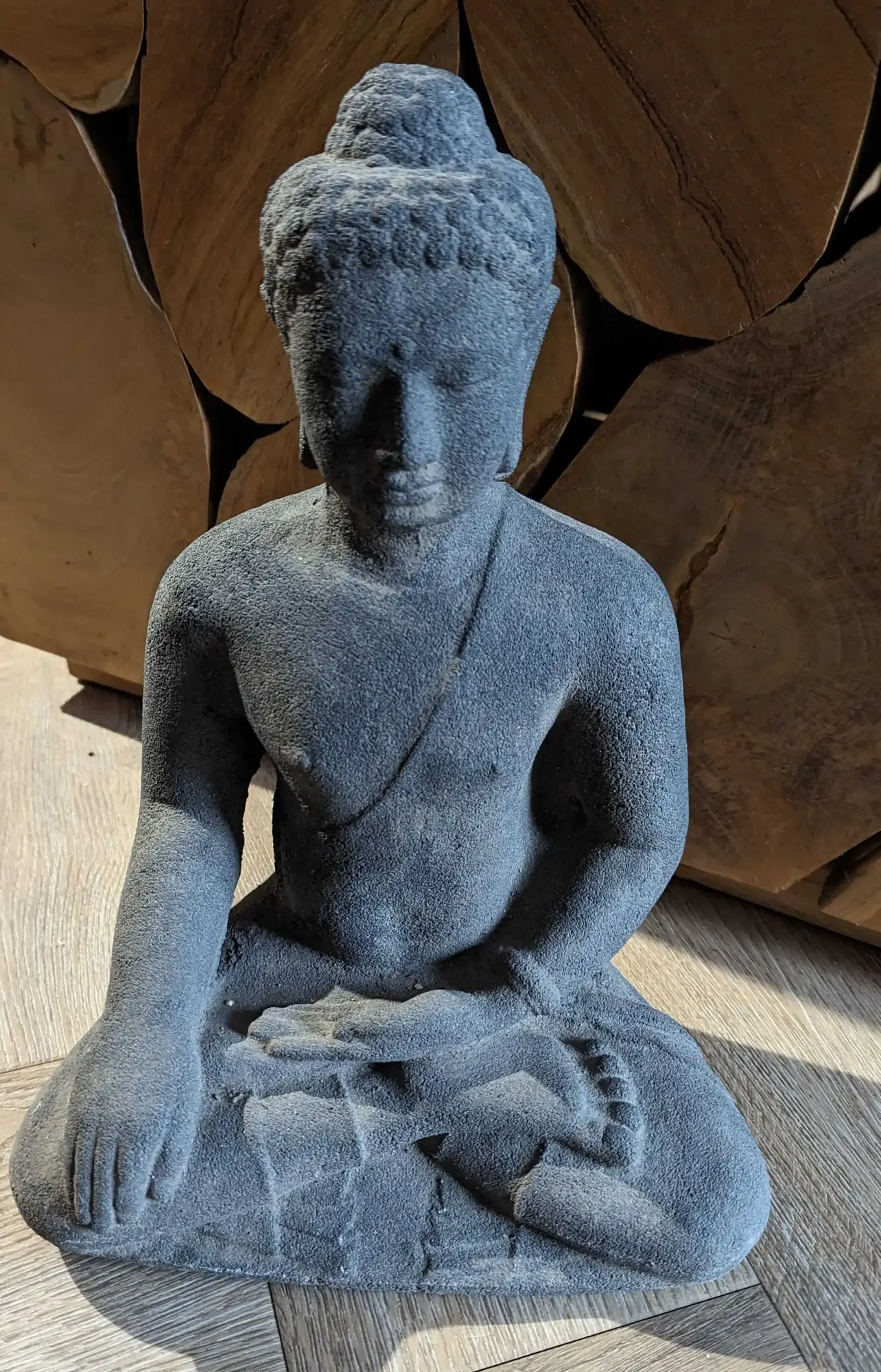 Product image 2 of the product “Buddha, sitting - Borrobudur, 34 cm high, cast lava stone, antique finish ”