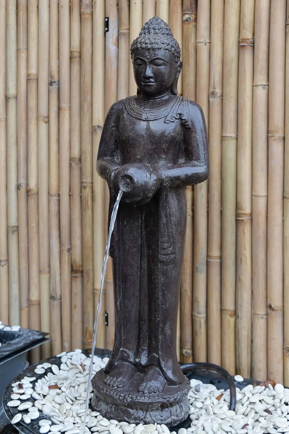 Artikelbild 2 des Artikels “Buddha-Figur, stehend, mit Gefäß als Wasserspiel, 120 cm “
