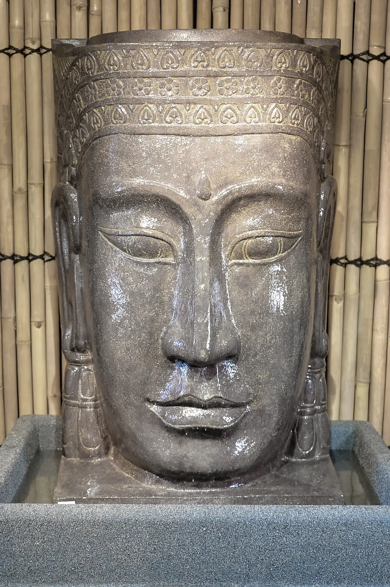 Artikelbild 2 des Artikels “Khmer-Kopf mit Sockel als Wasserspiel, 147 cm “