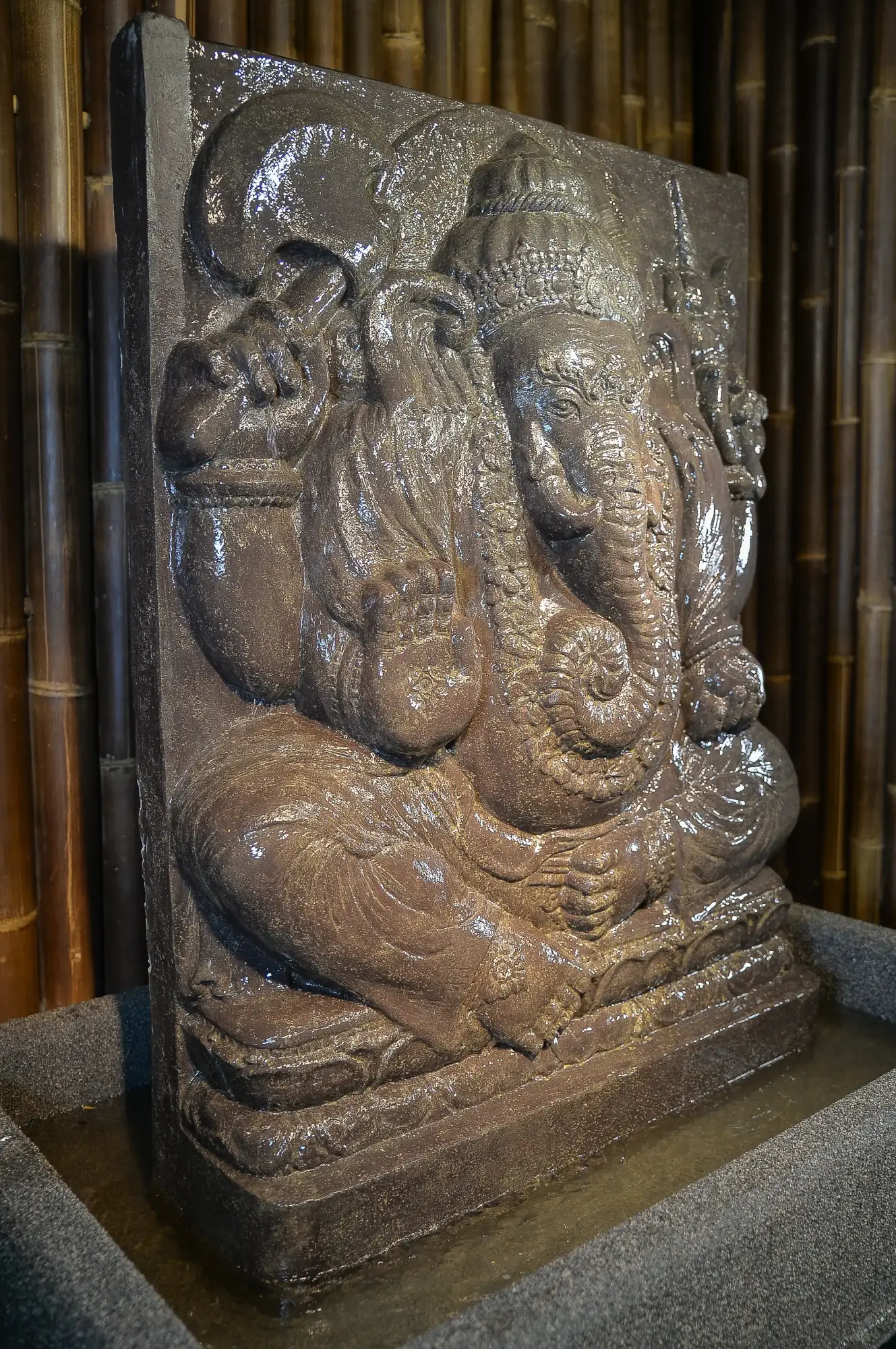 Artikelbild 2 des Artikels “Ganesha-Relief als Wasserspiel, 120 cm “