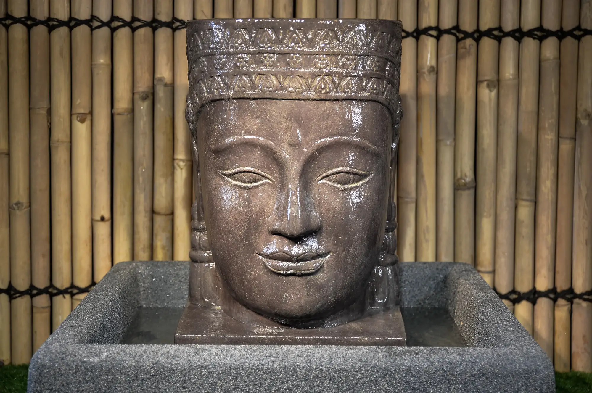 Artikelbild 2 des Artikels “Khmer-Kopf mit Sockel als Wasserspiel, 75 cm “