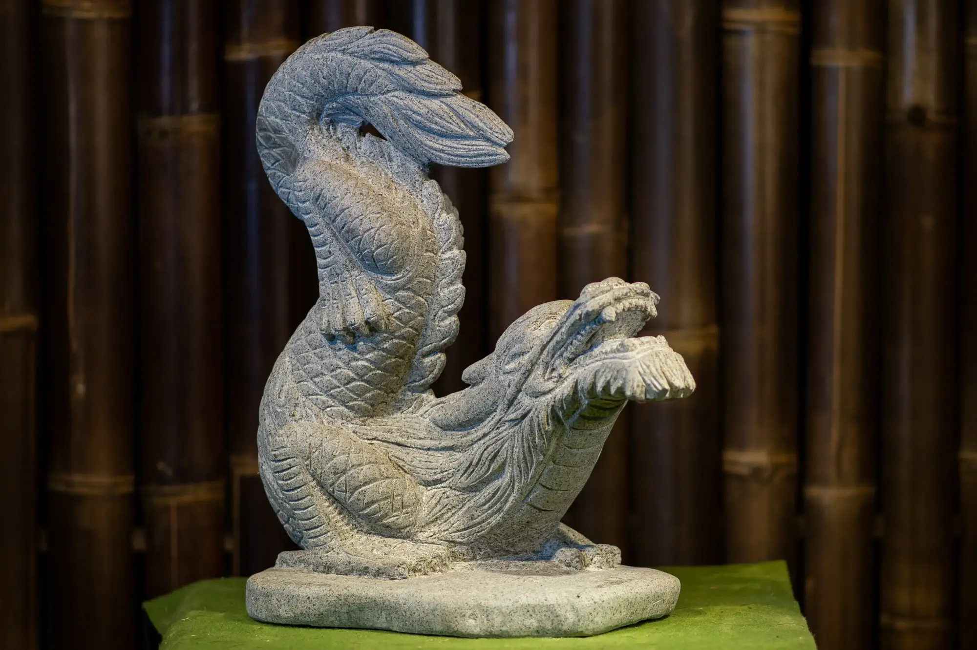 Product image 2 of the product “Dragon erected on base, river stone, ca. 50 cm H ”