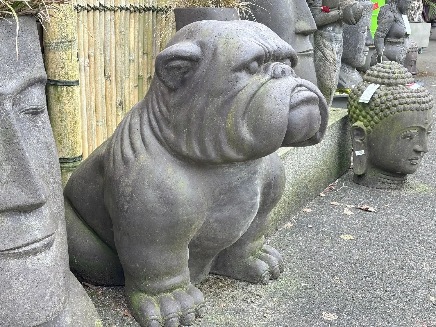 Product image 3 of the product “sitzende Bulldogge ca 115cm, Steinguss hohl. ”