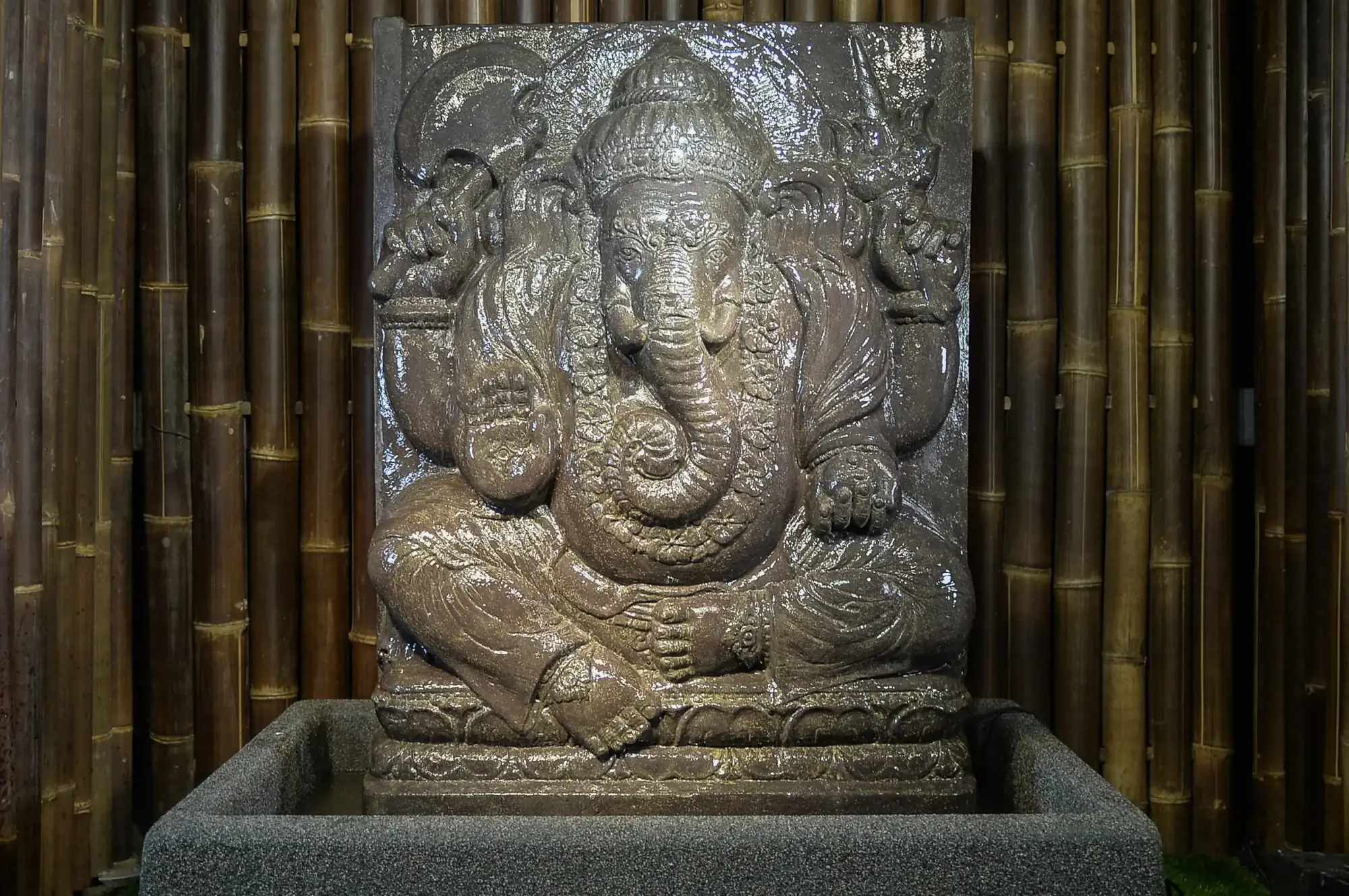 Artikelbild 4 des Artikels “Ganesha-Relief als Wasserspiel, 120 cm “