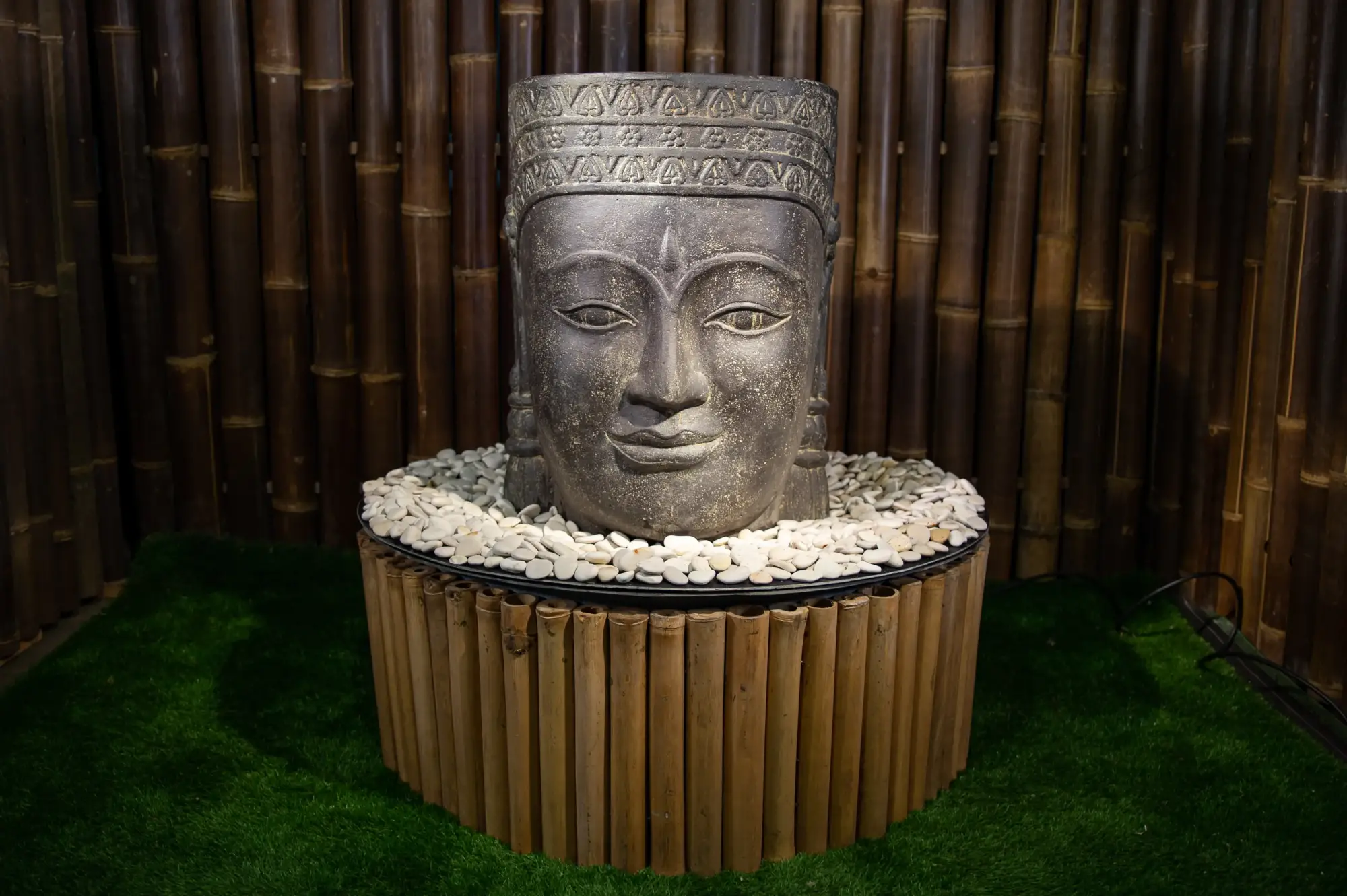 Product image 4 of the product “Khmer-head as water feature, 67cm height, cast stone, hollow, handcrafted & coloured ”