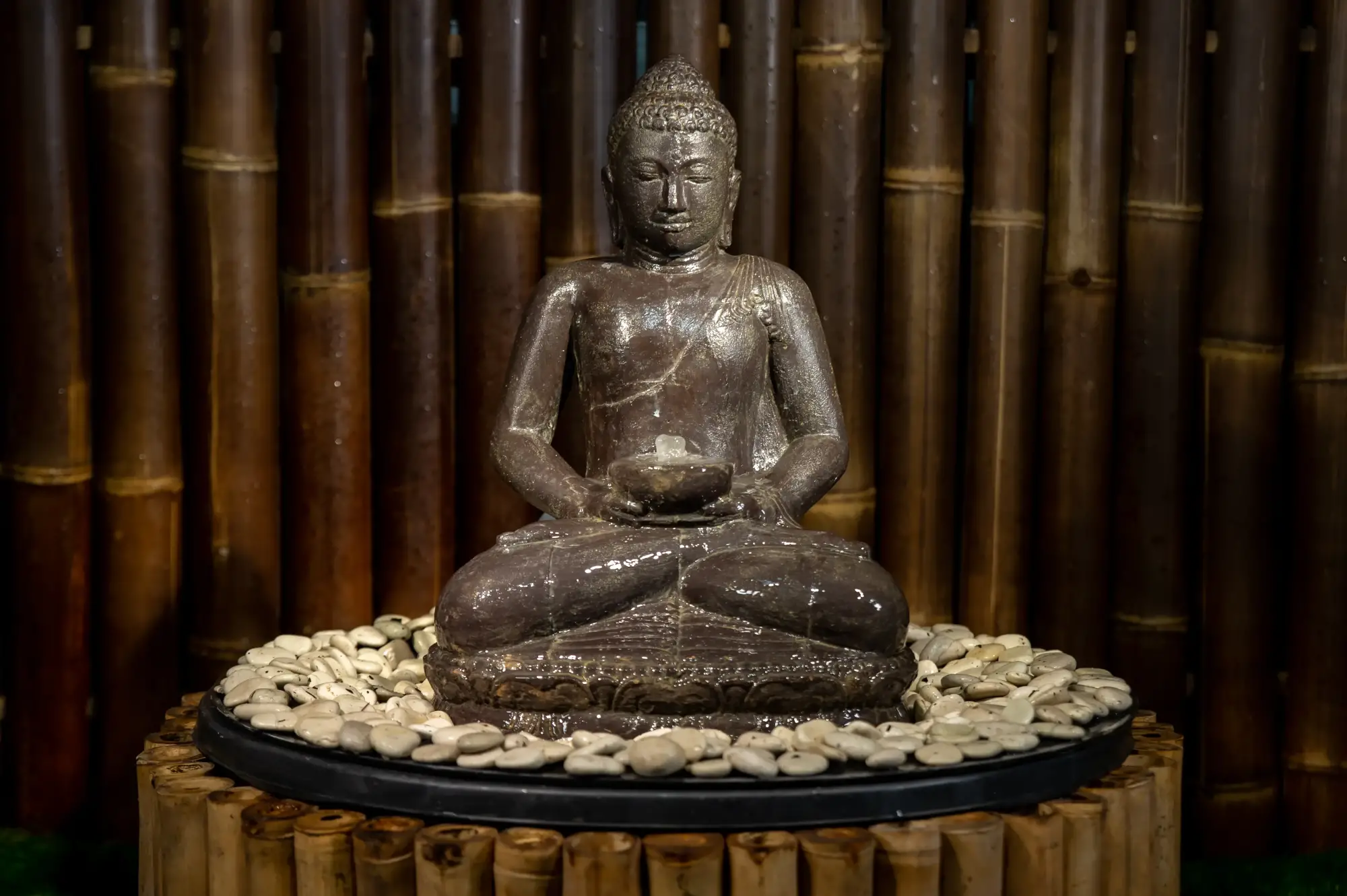 Artikelbild 5 des Artikels “Sitzender Buddha mit Gefäß als Wasserspiel, 50 cm “