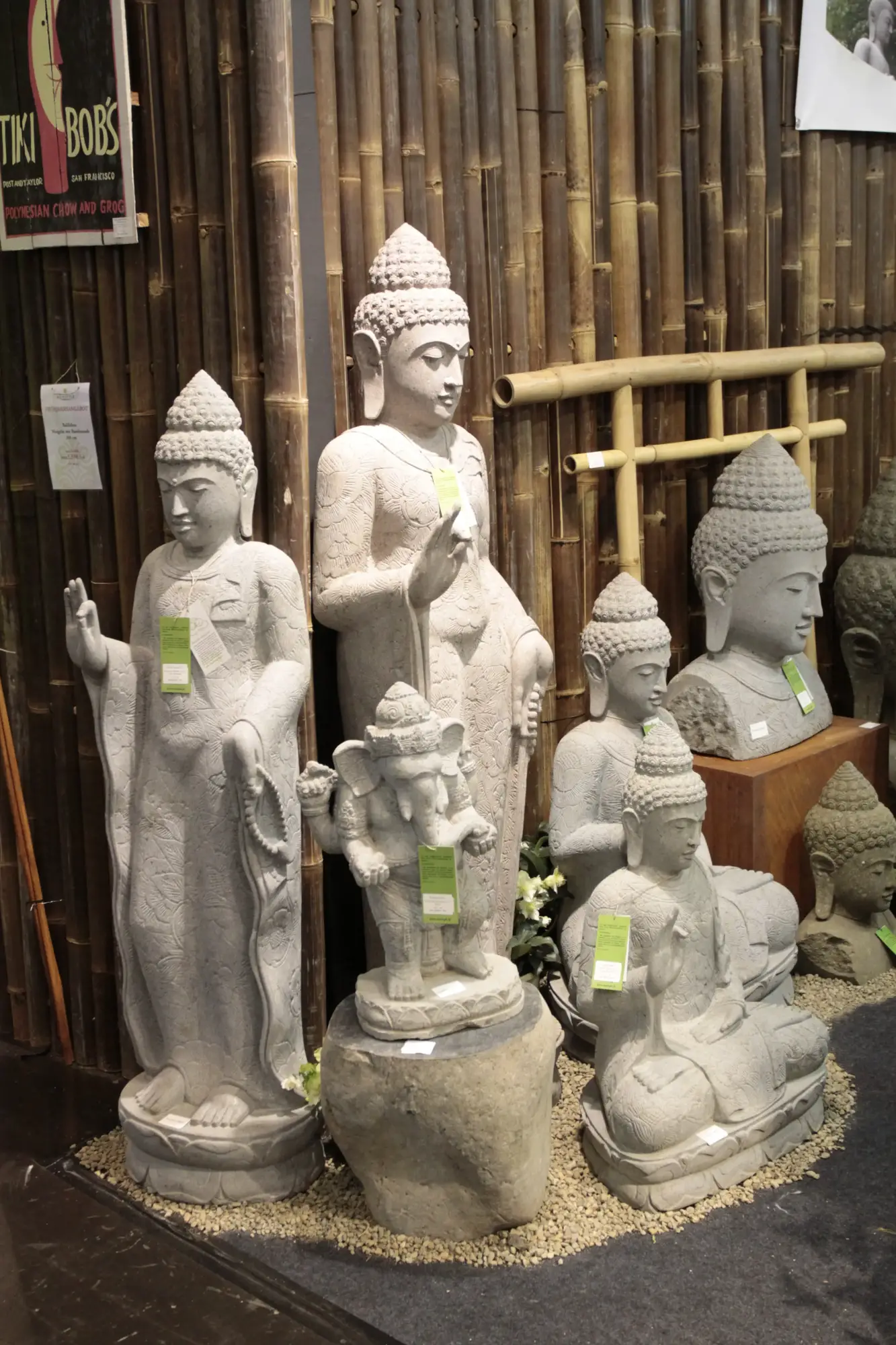 Product image 5 of the product “Standing Buddha with floral carving, Abudaya position. 37 x 32 x 152cm. Natural stone (river stone), stonemasonry ”
