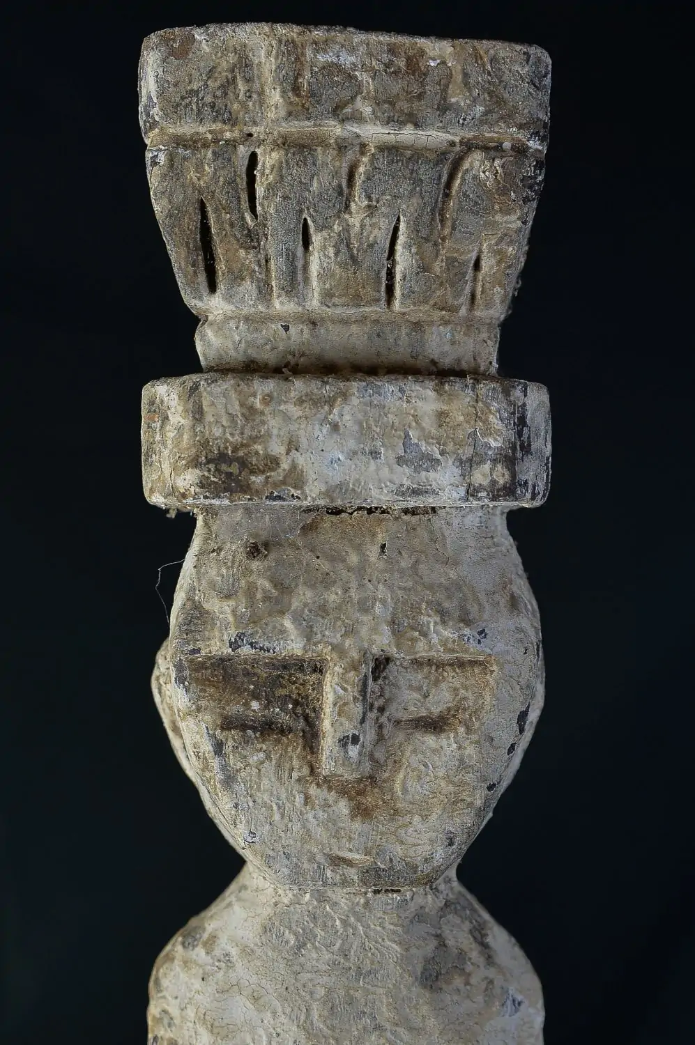Artikelbild 6 des Artikels “Set mit zwei Statuen, Holz auf Ständer “